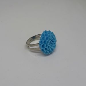 Blue flower ring